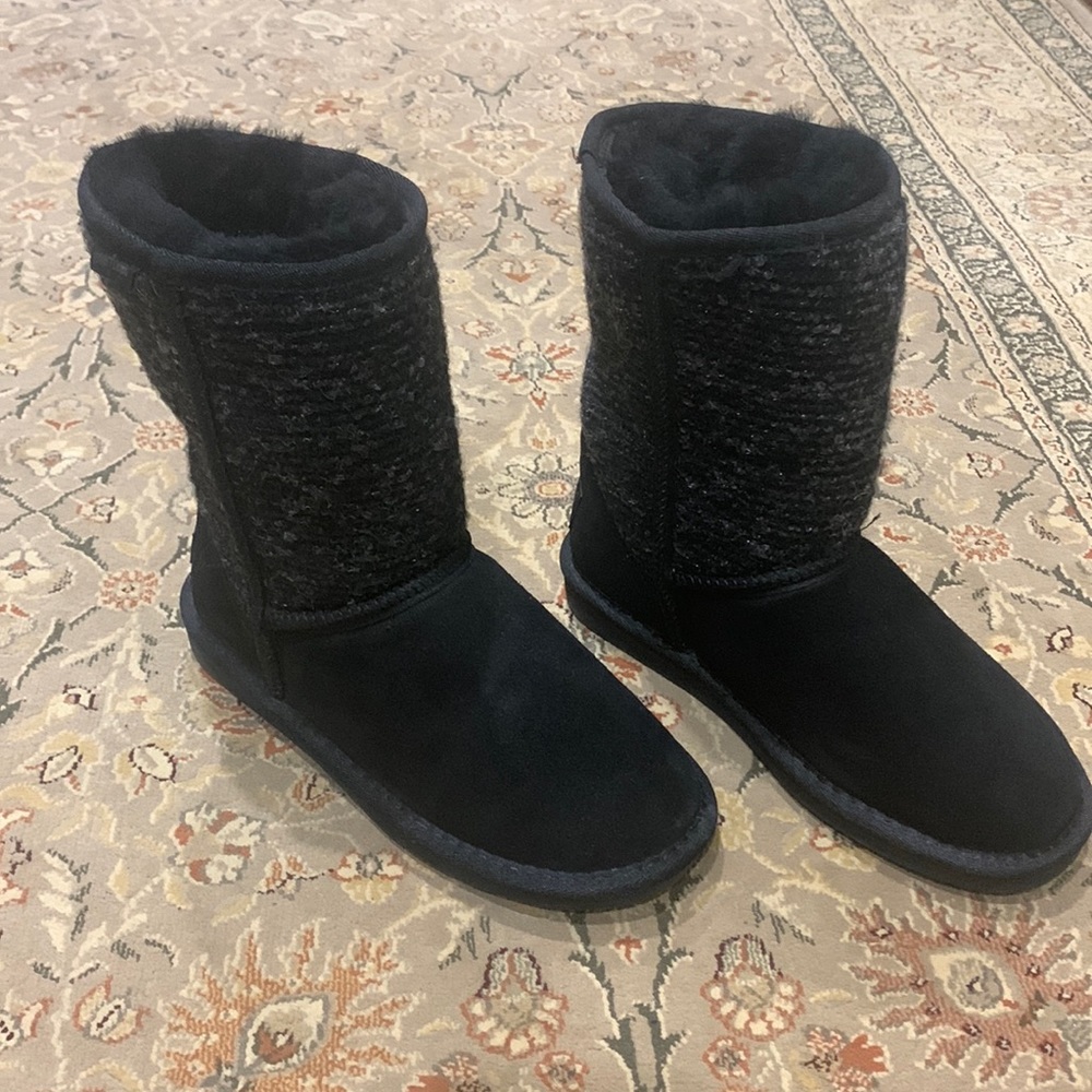 Minnetonka black boots.